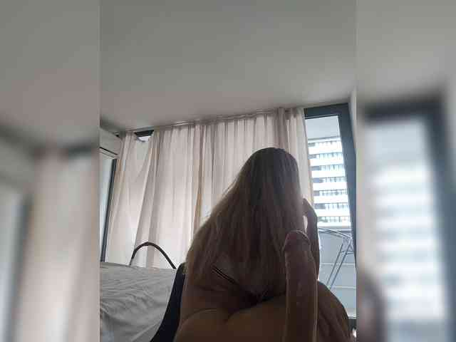 Zvezda_Lola webcam