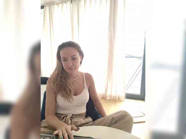 Zvezda_Lola webcam