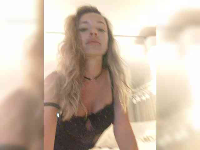 Zvezda_Lola webcam