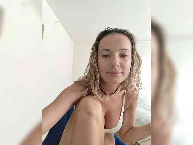 Zvezda_Lola webcam