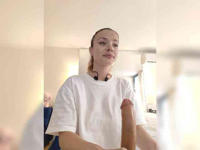 Zvezda_Lola webcam