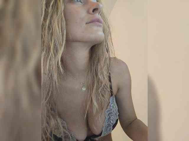 Zvezda_Lola webcam