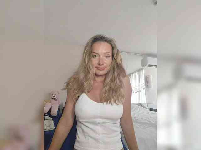 Zvezda_Lola webcam