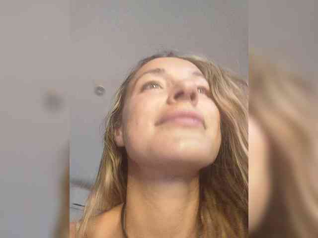 Zvezda_Lola webcam
