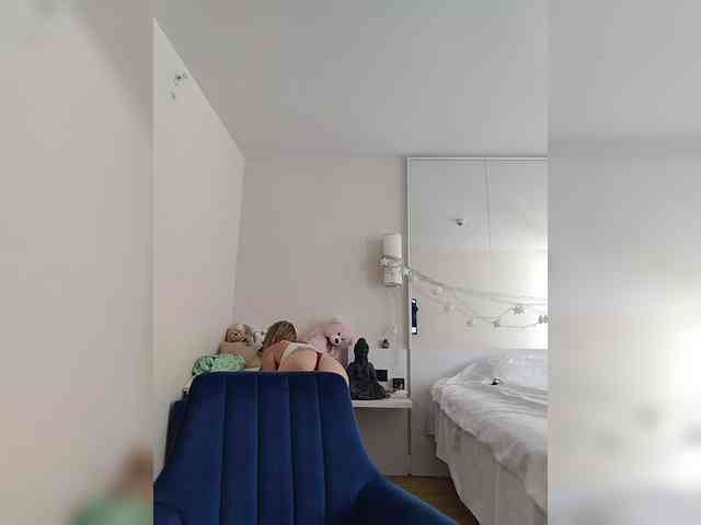 Zvezda_Lola webcam