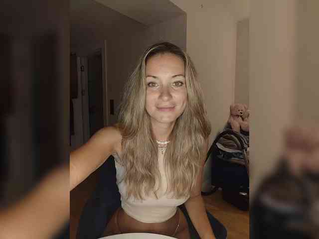 Zvezda_Lola webcam