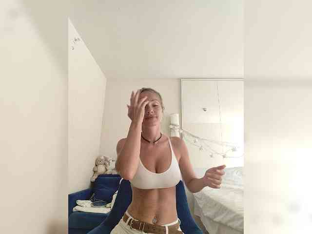 Zvezda_Lola webcam