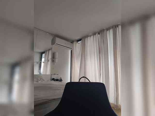 Zvezda_Lola webcam