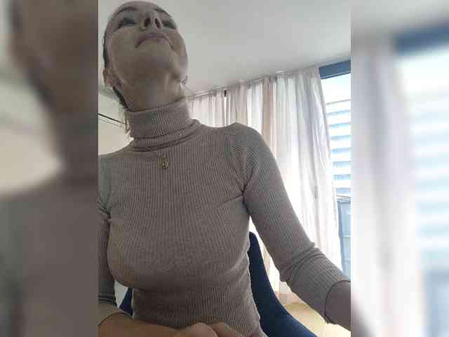 Zvezda_Lola webcam