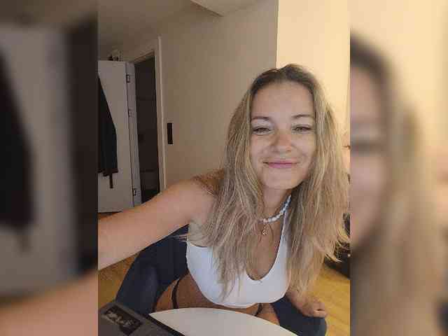 Zvezda_Lola webcam