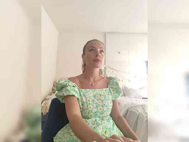 Zvezda_Lola webcam