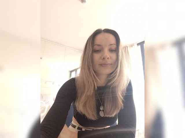 Zvezda_Lola webcam