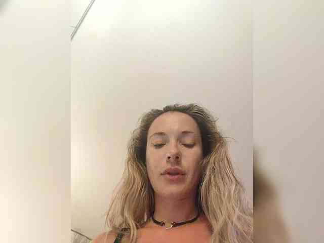 Zvezda_Lola webcam