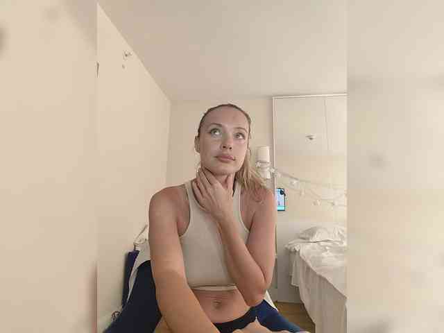 Zvezda_Lola webcam