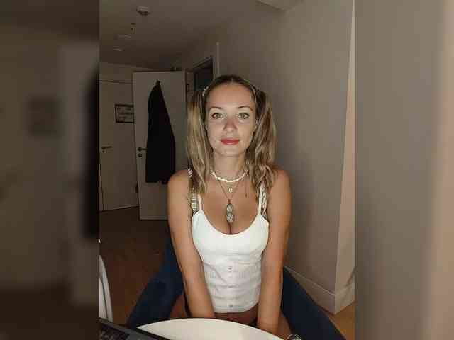 Zvezda_Lola webcam