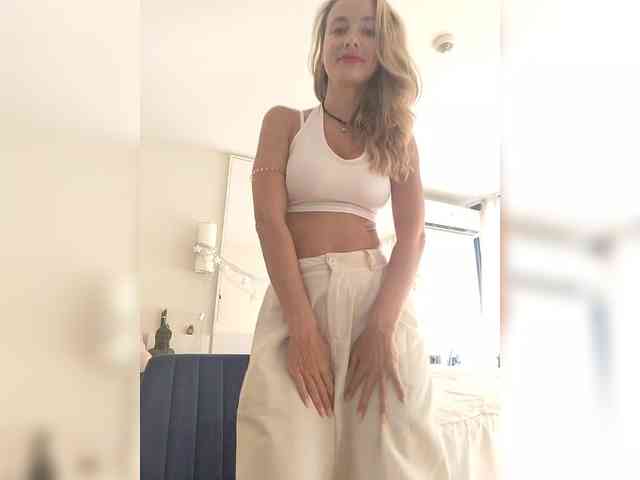 Zvezda_Lola webcam
