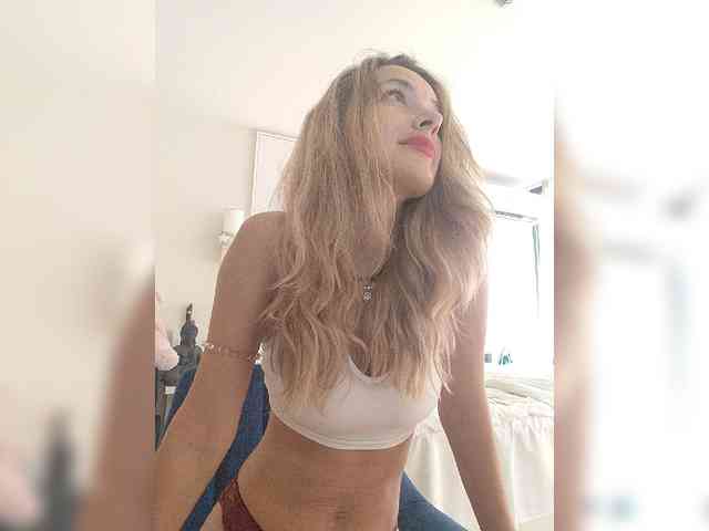 nude chatroom Lola3000