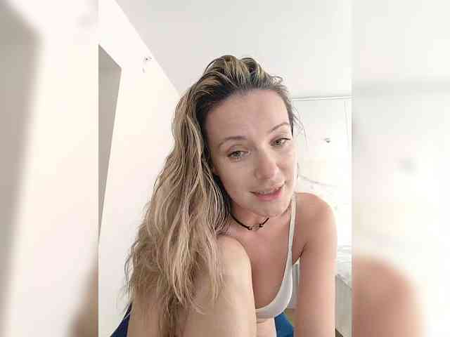 Zvezda_Lola webcam