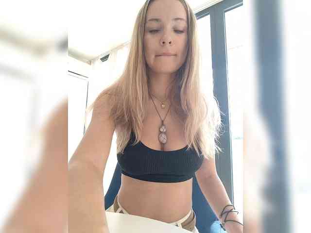 Zvezda_Lola webcam