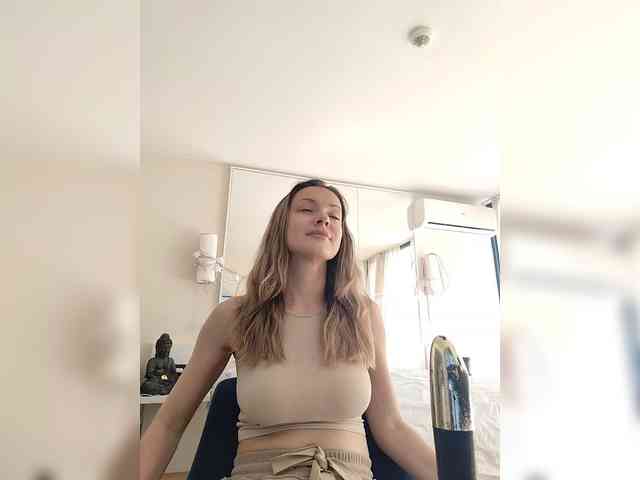 Zvezda_Lola webcam