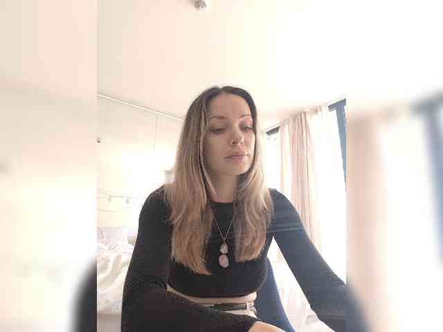Zvezda_Lola webcam
