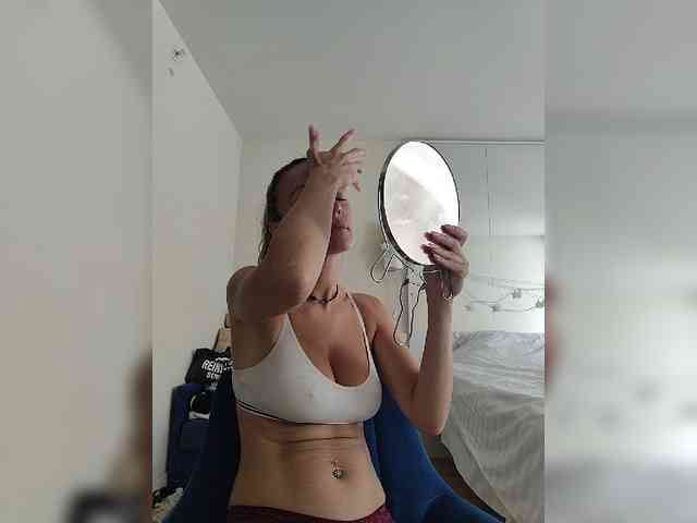 Zvezda_Lola webcam
