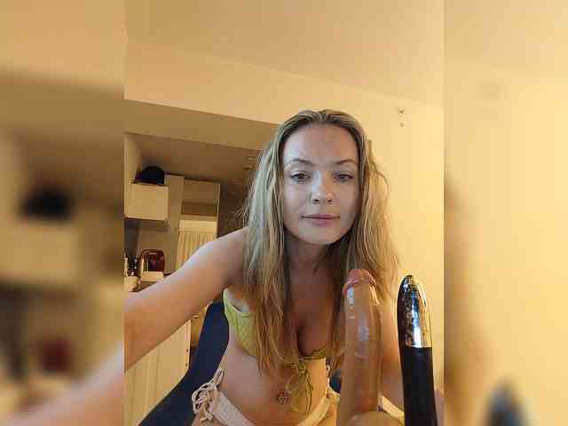 Zvezda_Lola webcam