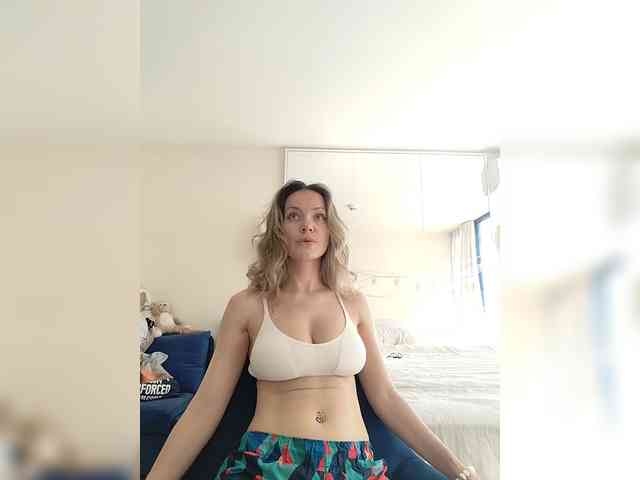 Zvezda_Lola webcam