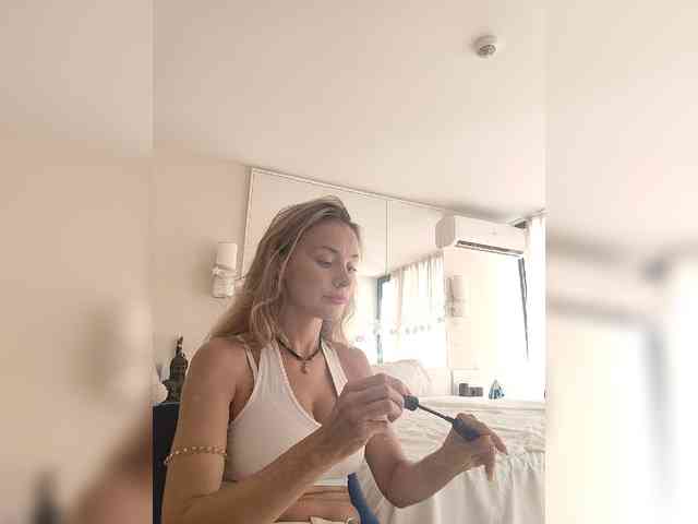 Zvezda_Lola webcam
