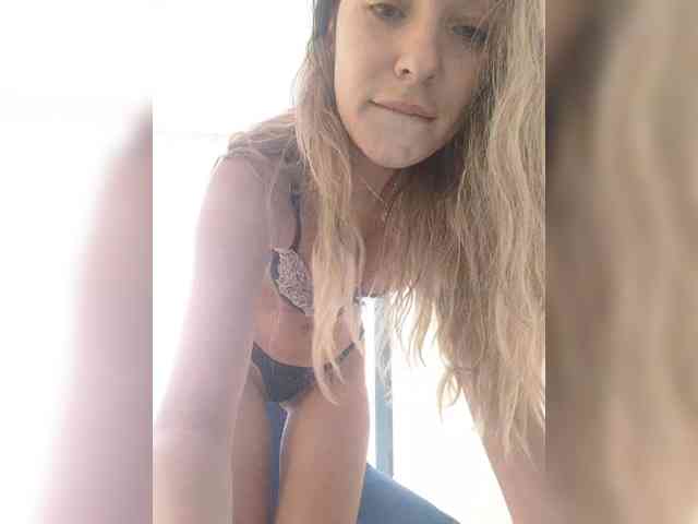 Zvezda_Lola webcam