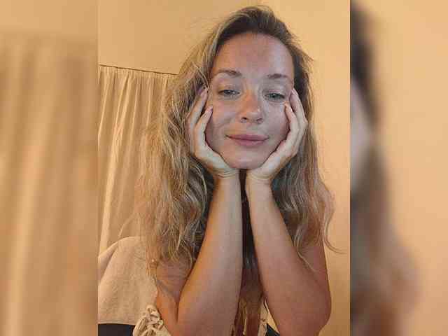 Zvezda_Lola webcam