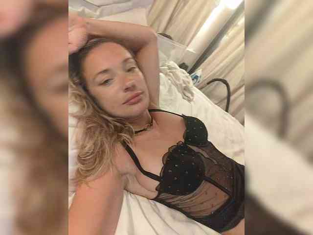 Zvezda_Lola webcam