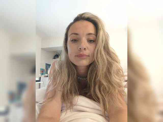 Zvezda_Lola webcam