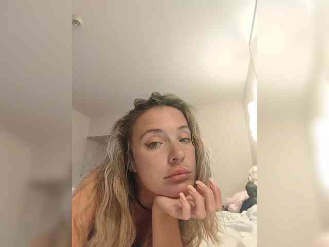 Zvezda_Lola webcam