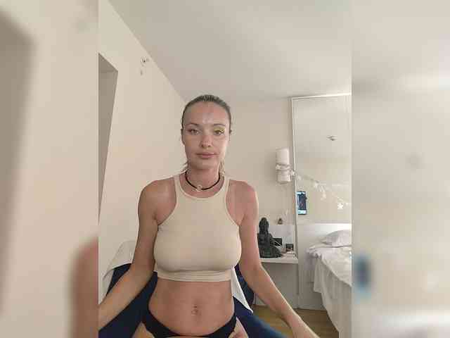 Zvezda_Lola webcam
