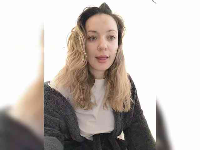 Zvezda_Lola webcam