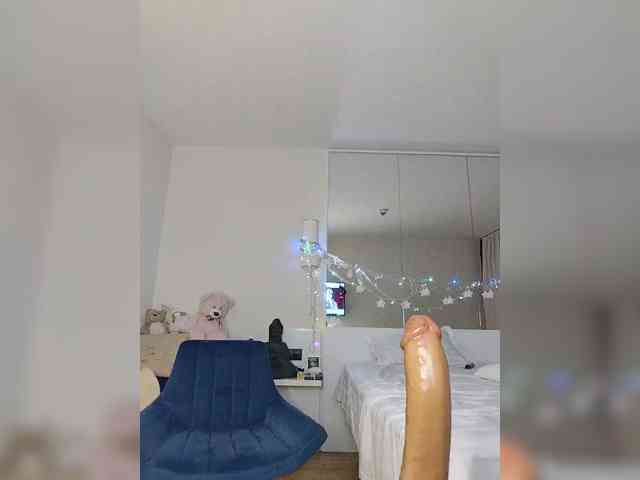 Zvezda_Lola webcam