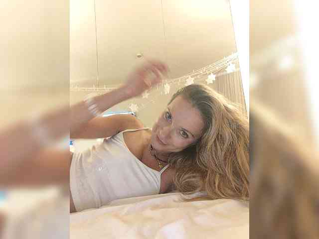 Zvezda_Lola webcam