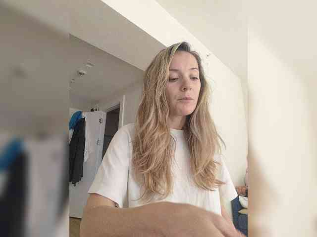 Zvezda_Lola webcam