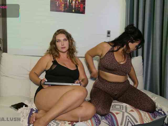 Amina-and-Nessy webcam