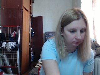 BustyBlondy Porn Show