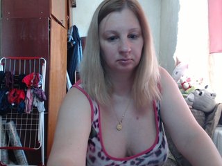 BustyBlondy