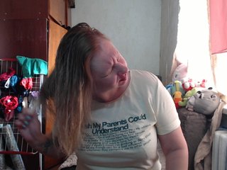BustyBlondy