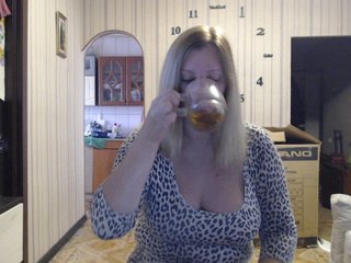 BustyBlondy