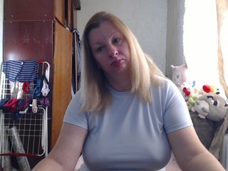 BustyBlondy