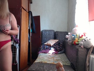 BustyBlondy Porn Show