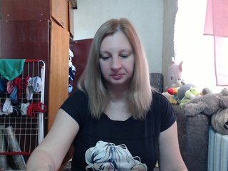 BustyBlondy