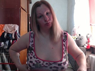 BustyBlondy
