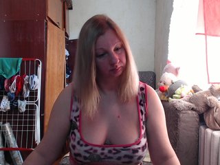 BustyBlondy