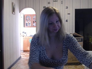 BustyBlondy